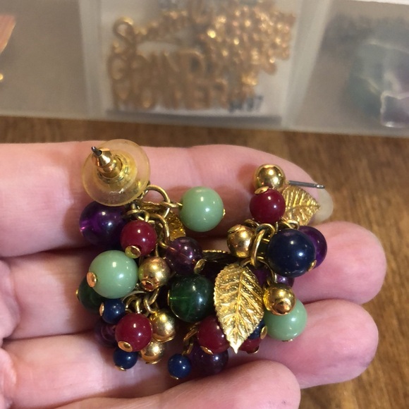 Set of (5) Costume Pierced Earrings - Picture 11 of 15